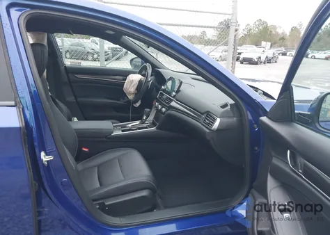 2018 Honda Accord Sport z USA, uszkodzony, nr VIN 1HGCV1F3XJA132198